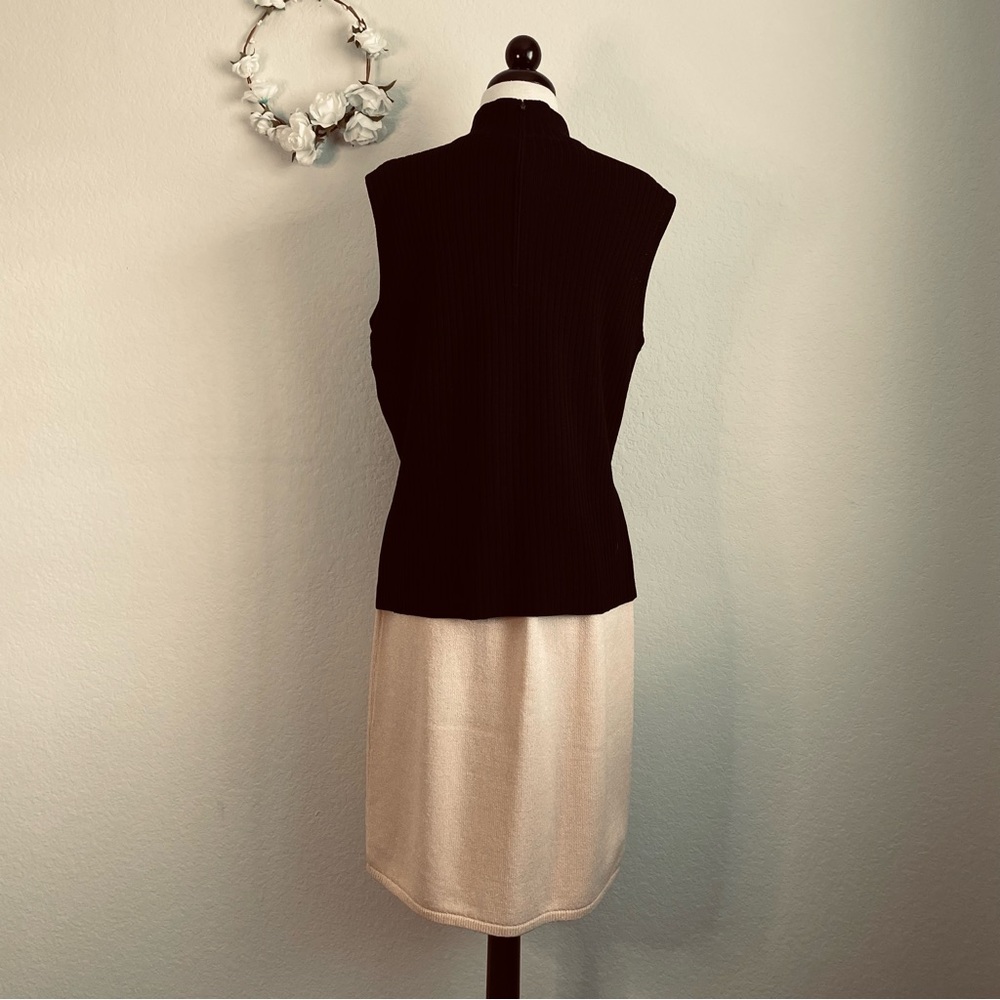 St. John Collection Basics by Marie Gray Mock Neck Knit Sleeveless Blouse - Picture 6 of 11